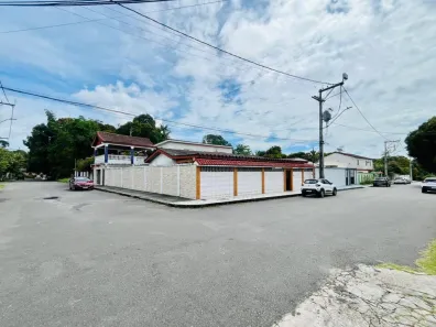 Casa de Condomínio com 5 Quartos à venda, 450m² no Planalto, Manaus