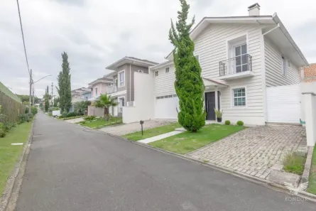 Casa de Condomínio com 4 Quartos para alugar, 200m² no Santa Felicidade, Curitiba
