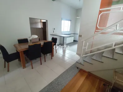 Imóvel Comercial com 3 Quartos para alugar, 300m² no Lídice, Uberlândia