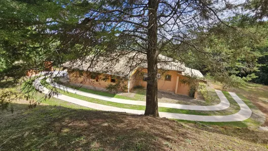 Fazenda/Sítio com 3 Quartos para alugar, 1000m² no , Piracaia