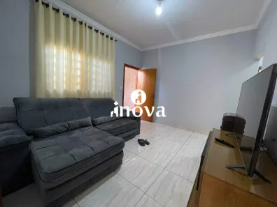 Casa com 2 Quartos à venda, 100m² no Jardim Espanha, Uberaba