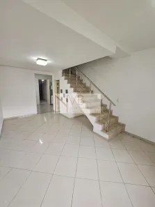 Casa com 2 Quartos à venda, 89m² no Jardim Guerreiro, Cotia