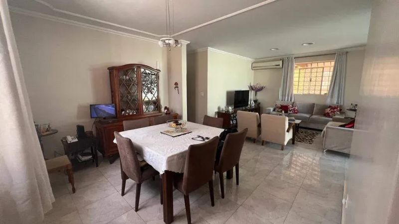 Casa com 3 quartos — Santa Amélia, Belo Horizonte