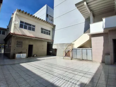 Casa com 3 Quartos para alugar, 300m² no Olaria, Rio de Janeiro