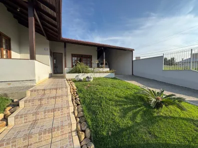 Casa com 3 Quartos para alugar, 230m² no Pedra Branca, Palhoça