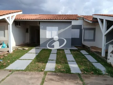 Casa de Condomínio com 3 Quartos para alugar, 110m² no Aclimação, Uberlândia