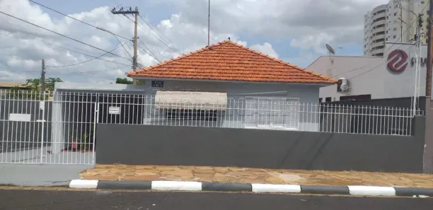 Casa com 3 Quartos para alugar, 125m² no Vila Yamada, Araraquara