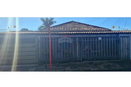 Casa com 4 Quartos à venda, 286m² no Setor Central, Rio Verde