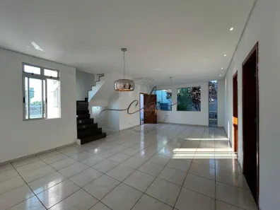 Casa com 4 Quartos à venda, 243m² no Camargos, Belo Horizonte