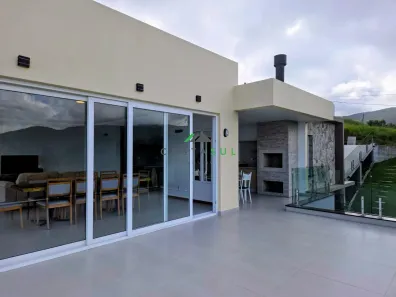 Casa com 3 Quartos para alugar, 208m² no Macacú, Garopaba