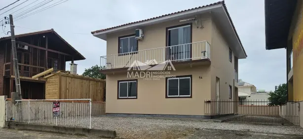 Casa com 2 Quartos para alugar, 75m² no Balneário Ponta do Papagaio, Palhoça