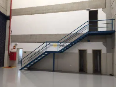 Galpão/Depósito/Armazém para alugar, 211m² no Casa Grande, Diadema