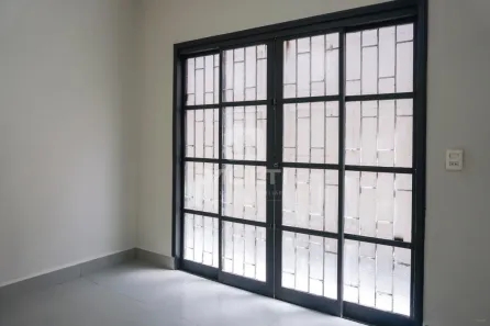 Casa com 3 Quartos à venda, 220m² no Santa Mônica, Uberlândia