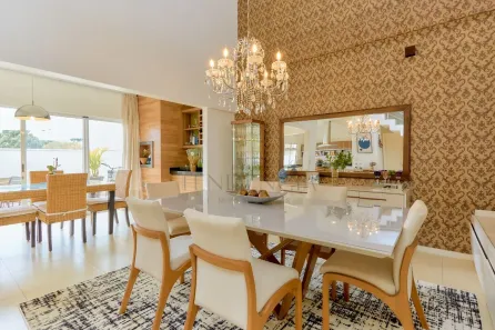Casa com 3 Quartos à venda, 253m² no Campo Comprido, Curitiba