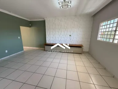 Casa com 3 Quartos para alugar, 200m² no Jardim Inconfidência, Uberlândia