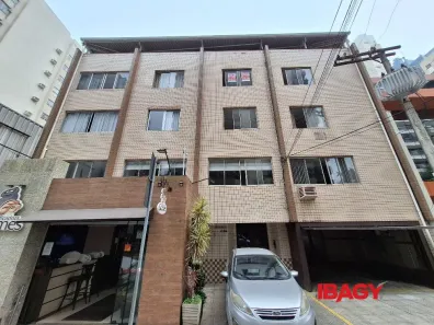 Apartamento com 3 Quartos para alugar, 120m² no Centro, Florianópolis