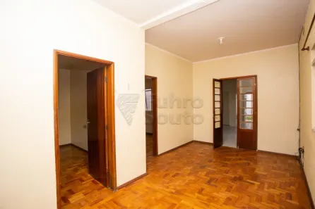 Casa com 4 Quartos à venda, 235m² no Centro, Pelotas