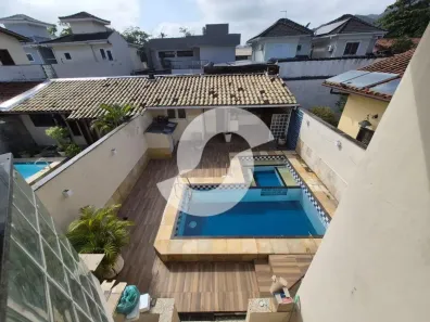 Casa com 4 Quartos à venda, 225m² no Itaipu, Niterói