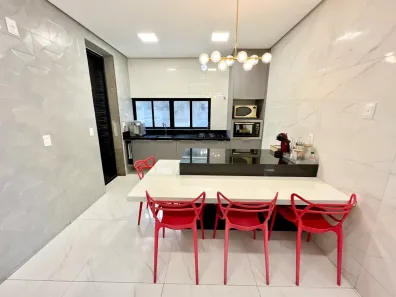 Casa de Condomínio com 4 Quartos à venda, 274m² no Uruguai, Teresina