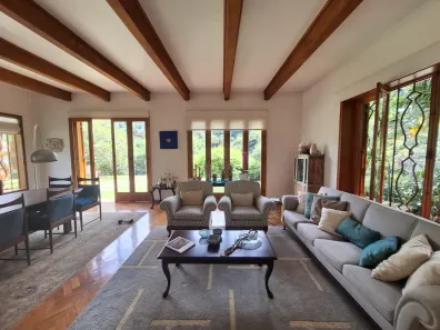 Casa com 4 Quartos à venda, 340m² no Quarteirão Ingelheim, Petrópolis