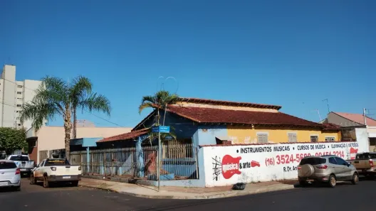 Casa com 5 Quartos à venda, 218m² no Centro, Sertãozinho