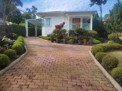 Casa de Condomínio com 4 Quartos à venda, 300m² no Casa Branca, Brumadinho