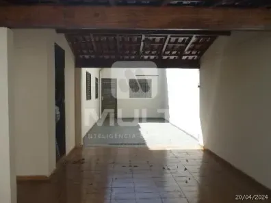 Casa com 3 Quartos à venda, 200m² no Santa Mônica, Uberlândia