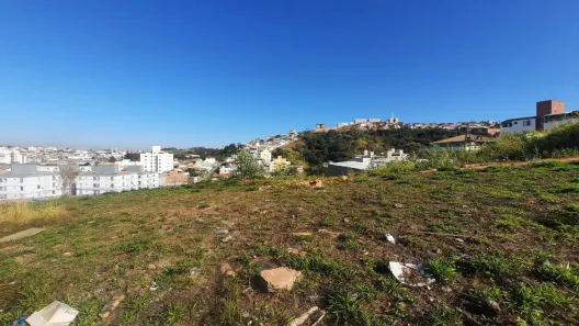 Lote/Terreno à venda, 384m² no Arvoredo 2ª Seção, Contagem