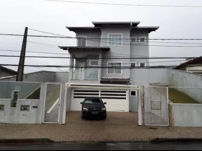 Sobrado com 3 Quartos à venda, 239m² no Atiradores, Joinville