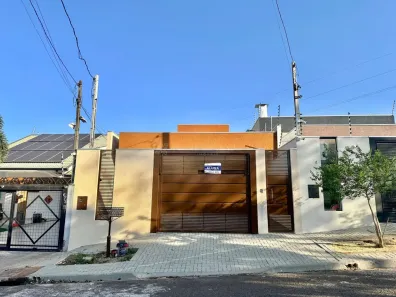 Casa com 3 Quartos para alugar, 150m² no Jardim Paris, Maringá