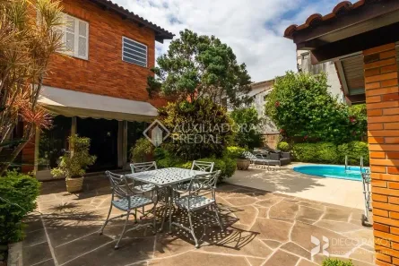Casa com 5 Quartos à venda, 337m² no Rio Branco, Porto Alegre