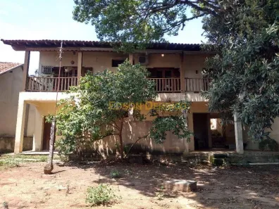 Sobrado com 4 Quartos à venda, 341m² no Centro, Pindamonhangaba