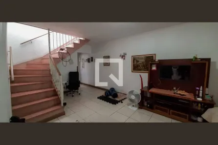 Casa com 4 Quartos à venda, 200m² no Umuarama, Osasco