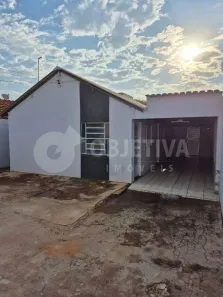 Casa com 3 Quartos à venda, 100m² no Segismundo Pereira, Uberlândia