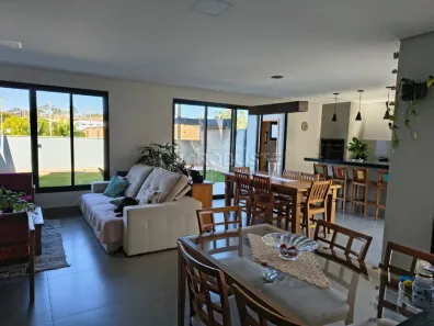 Casa com 4 Quartos à venda, 300m² no Recanto Azul, Botucatu