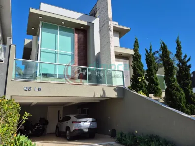 Sobrado com 3 Quartos à venda, 330m² no Cidade Parquelandia, Mogi das Cruzes