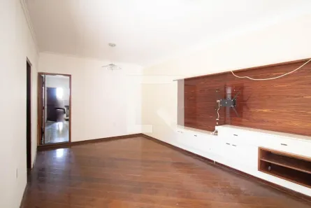 Casa com 3 Quartos à venda, 210m² no Fazenda Aricanduva, São Paulo