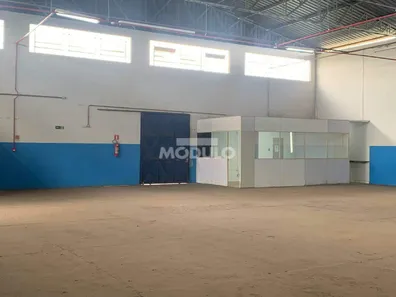Galpão/Depósito/Armazém para alugar, 600m² no Distrito Industrial, Uberlândia