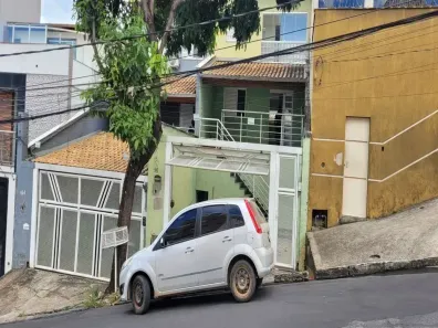 Casa com 3 Quartos à venda, 165m² no Cabral, Contagem
