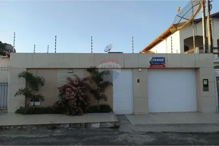 Casa com 4 Quartos à venda, 250m² no Centro, Alagoinhas