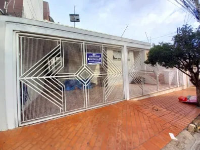 Casa com 4 Quartos à venda, 240m² no Centro, Marília