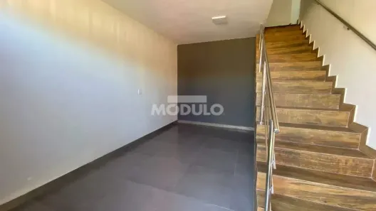 Apartamento com 2 Quartos para alugar, 60m² no Cidade Jardim, Uberlândia