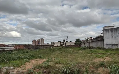 Lote/Terreno à venda, 1000m² no Candelária, Natal