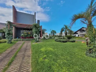 Sobrado com 4 Quartos à venda, 220m² no Centro, Xangri-lá