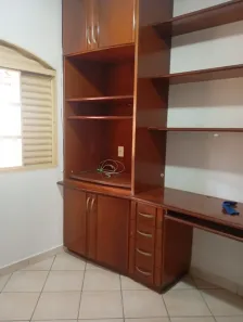 Casa com 3 Quartos para alugar, 250m² no Cidade Jardim, Goiânia