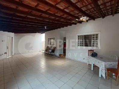 Casa com 3 Quartos à venda, 148m² no Planalto, Uberlândia
