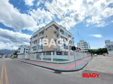 Apartamento com 3 Quartos para alugar, 109m² no Aririú, Palhoça