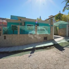 Casa com 4 Quartos para alugar, 250m² no Capoeiras, Florianópolis