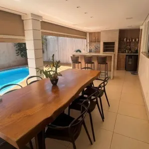 Casa de Condomínio com 4 Quartos à venda, 195m² no Jardim Karaíba, Uberlândia
