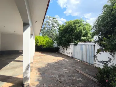 Imóvel Comercial com 3 Quartos para alugar, 660m² no Jardim das Américas, Cuiabá